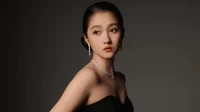 Profil dan Biodata Guan Xiao Tong, Aktris yang Kembali Lewat Dazzling sebagai Qing Ye Profil dan Biodata Guan Xiao Tong, Aktris yang Kembali Lewat Dazzling sebagai Qing Ye