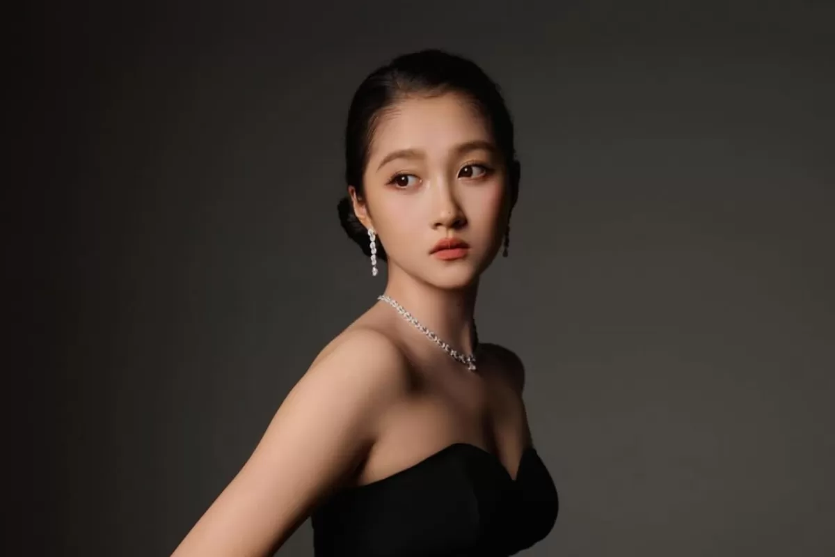 Profil dan Biodata Guan Xiao Tong, Aktris yang Kembali Lewat Dazzling sebagai Qing Ye