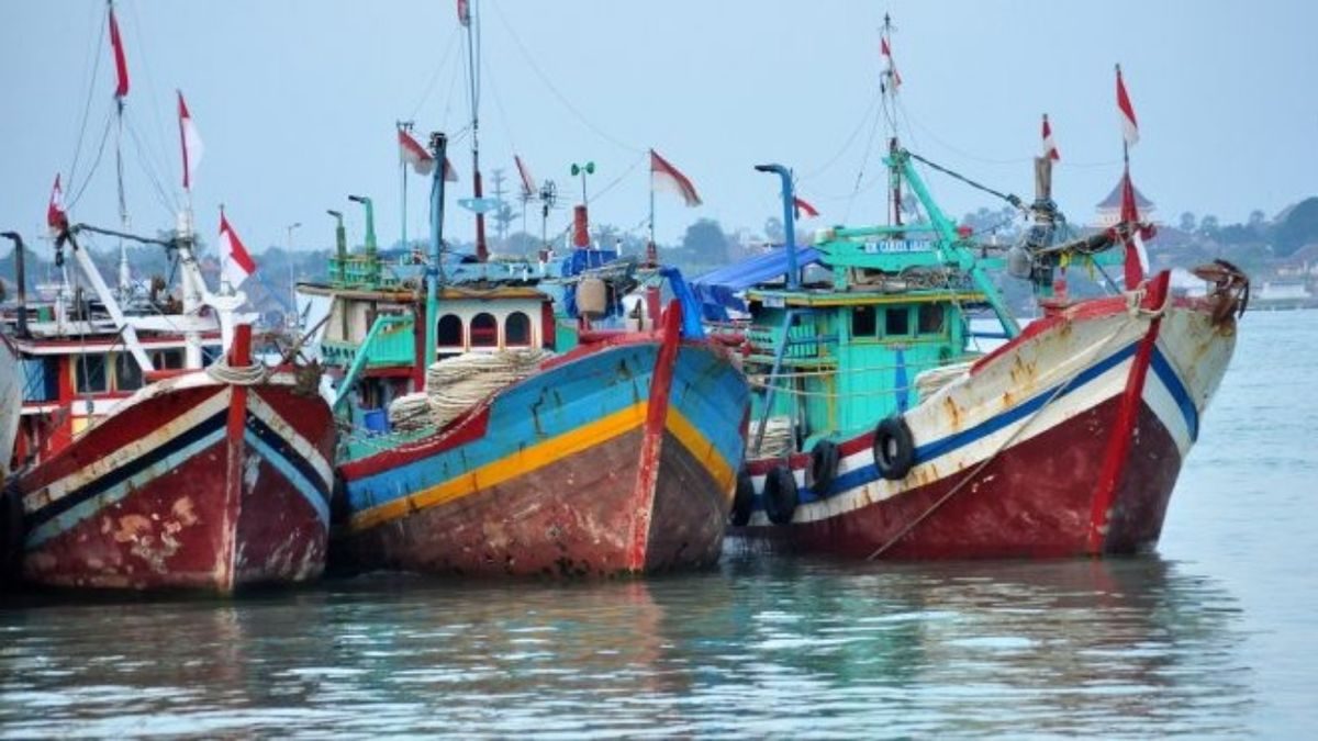 Ratusan Kapal Nelayan Tak Beroperasi Akibat Harga BBM Tinggi