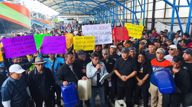 Ratusan Nelayan Indramayu Protes Kenaikan Harga Solar Industri, Aktivitas Melaut Terkendala