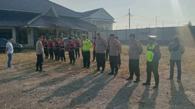 Ratusan Pengendara Motor Mendatangi RM Taman Selera Aiptu Dani untuk Mengatasi Kemacetan di Losarang