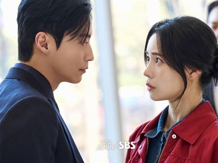 Heo Nam Joon dan Lim Ji Yeon dalam drama Korea My Royal Nemesis/ Foto: SBS