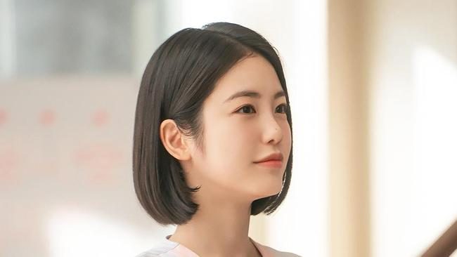 Shin Ye Eun Jadi Perawat di Drakor Romantis ‘Doctor on the Edge