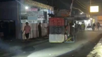 Truk Terguling Dekat Perlintasan Kereta Haurgeulis, Warga Terkejut