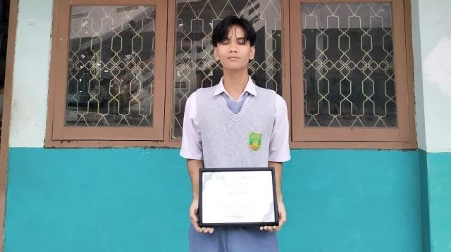 Umay Alfattah Juara 3 Kaligrafi Haurgeulis SMA Muhammadiyah