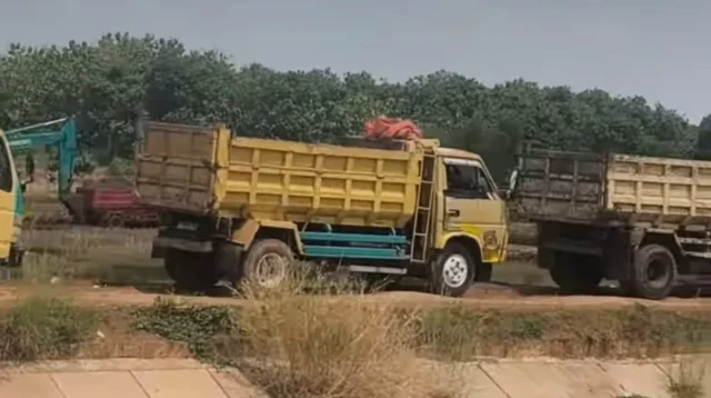 Video Viral Galian Tanah Ilegal Cikedung Indramayu, Warga Minta KDM & Polisi Tegas