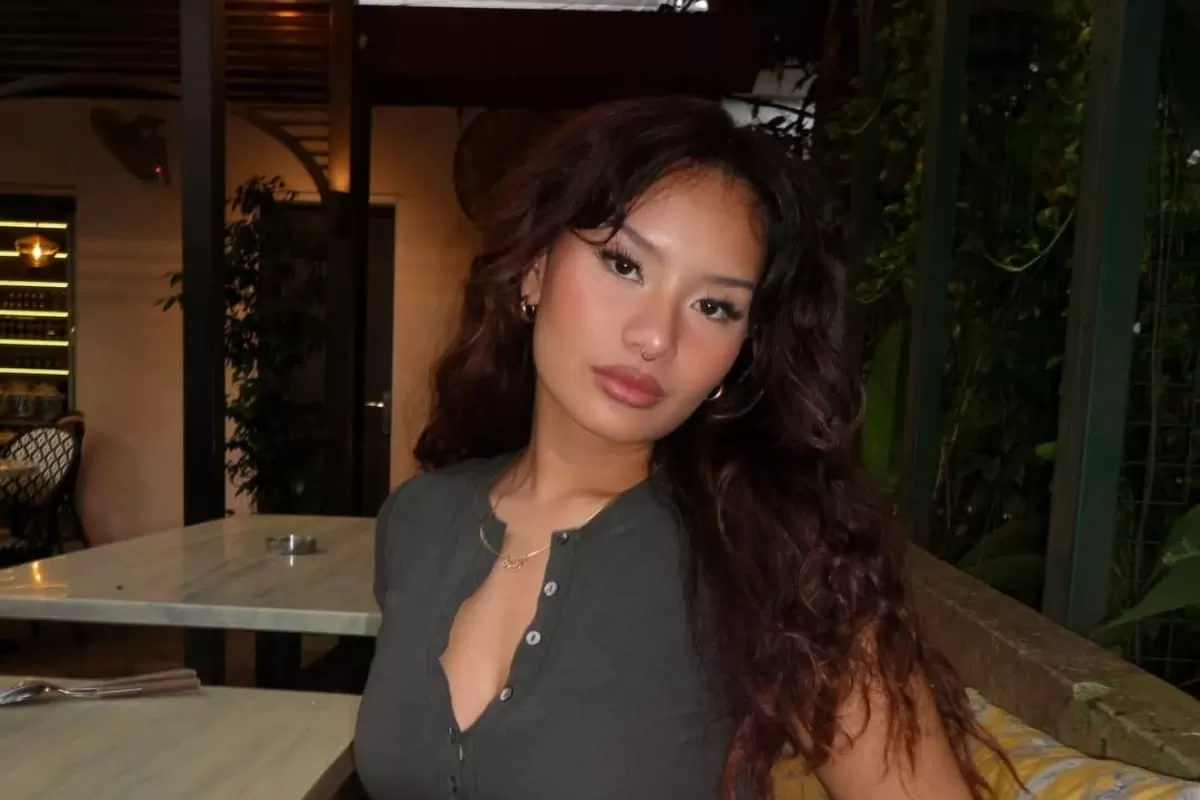 Zahwa Massaid: Hubungan dengan Aaliyah, Biodata, dan Agama Gandengan Jefri Nichol