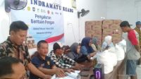692 KPB Anjatan Terima Bantuan Pangan Bulog Indramayu