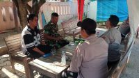 Babinsa Cikedunglor Serma Solihin Perkuat Sinergi TNI-Polri Gelar Komsos