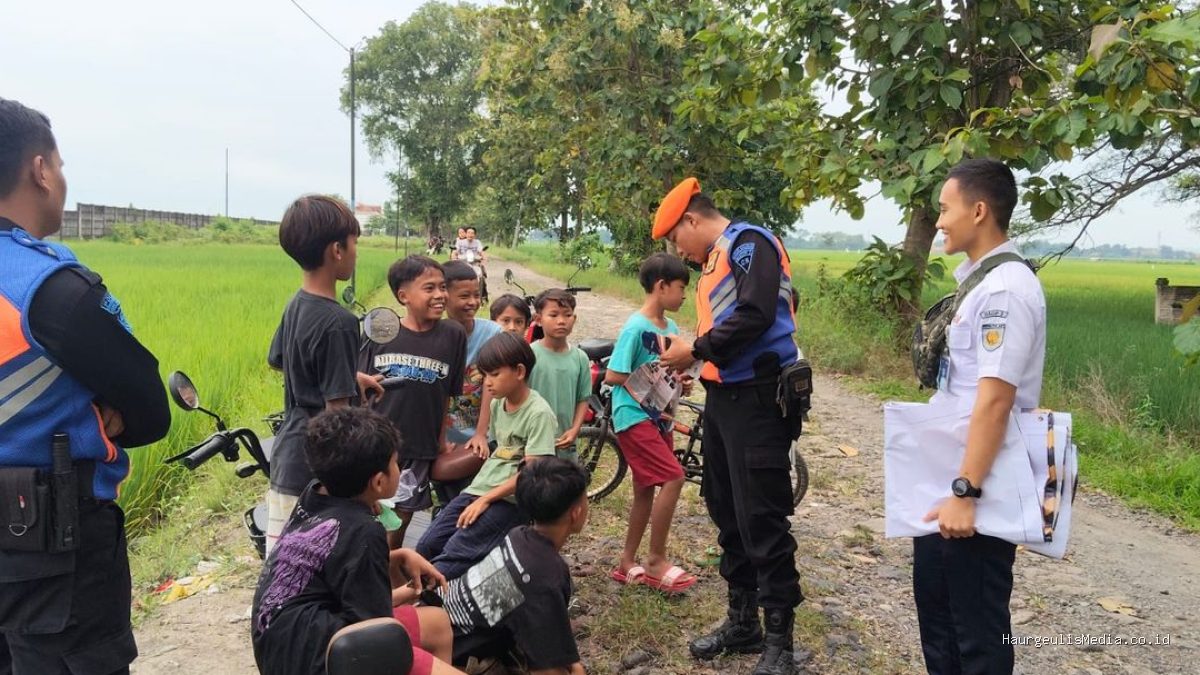 Bahaya Bakar Sampah Jalur Kereta: Peringatan KAI Daop 3 Cirebon