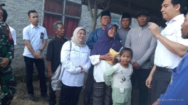 Bupati Indramayu: Bantuan Baznas Rp20 Juta Disalurkan Babinsa Karanglayung