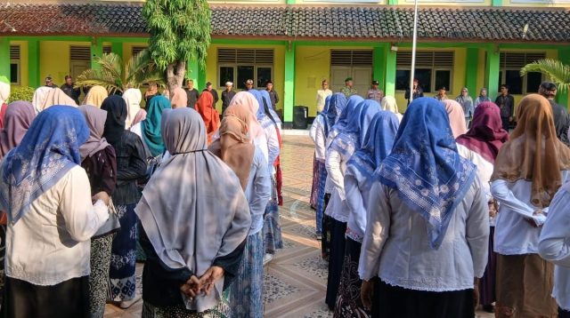 Camat Haurgeulis dan Kuwu Ikuti Upacara Hari Lahir Pancasila di Cipancuh