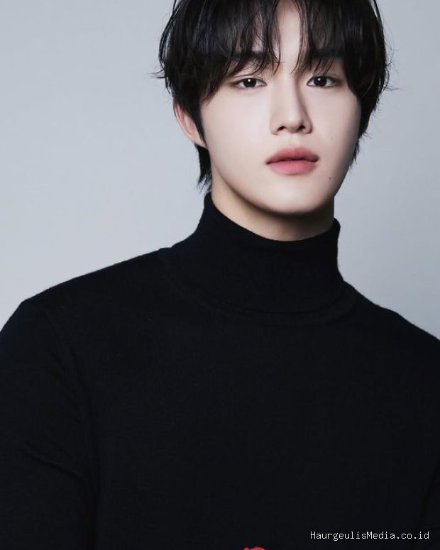 Profil baru Hyunsuk eks CIX/ Foto: instagram.com/management_run_official