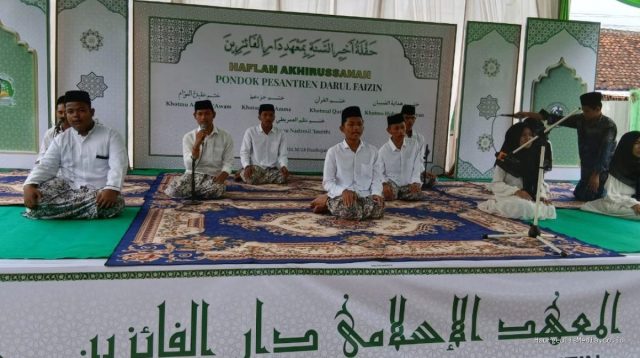Haflah Akhirussanah Muslimat NU Sukajati: Latih Karakter Santri