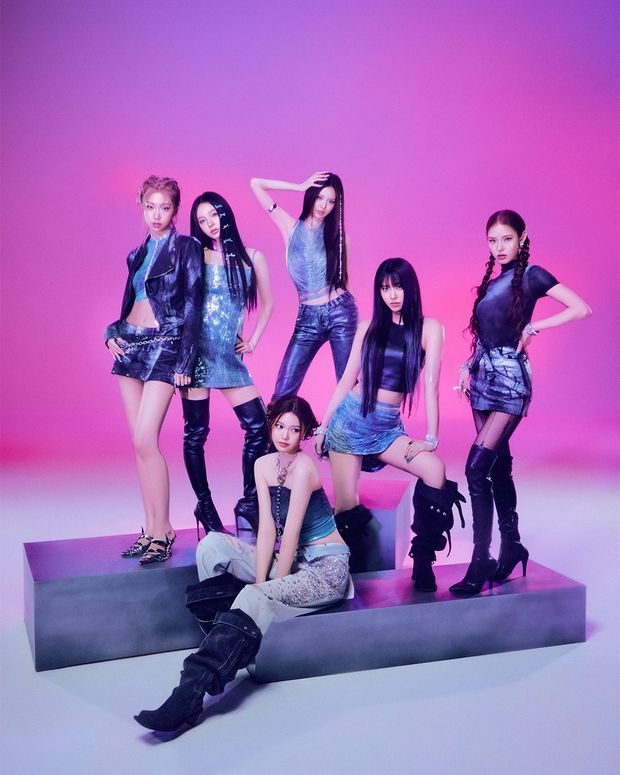 Potret izna dalam foto konsep mini album 'Set The Tempo'.