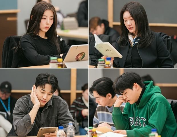 Pihak produksi drama 'Love in Sync' turut merilis potret jajaran pemeran pendukung saat menghadiri pembacaan naskah. Mereka diantaranya adalah Kwon So Hyun, Cha Min Ji, Ok Yoon Joong, dan Jang Sung Won.