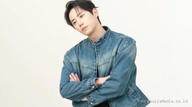 Lee Jun Young Umumkan Jadwal Wajib Militer