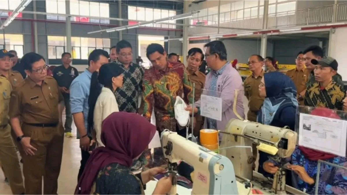Lucky Hakim Tinjau PT Free View, Serapan 20 Ribu Tenaga Kerja