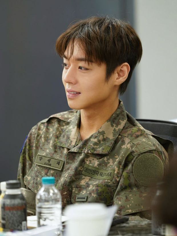 Park Ji Hoon mengungkapkan bahwa dirinya telah sepenuhnya siap untuk berangkat wajib militer di tahun 2027 mendatang.
