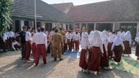 Pelepasan Kelas 6 SDN 1 Haurgeulis: Tangis Haru Warnai Momen Perpisahan