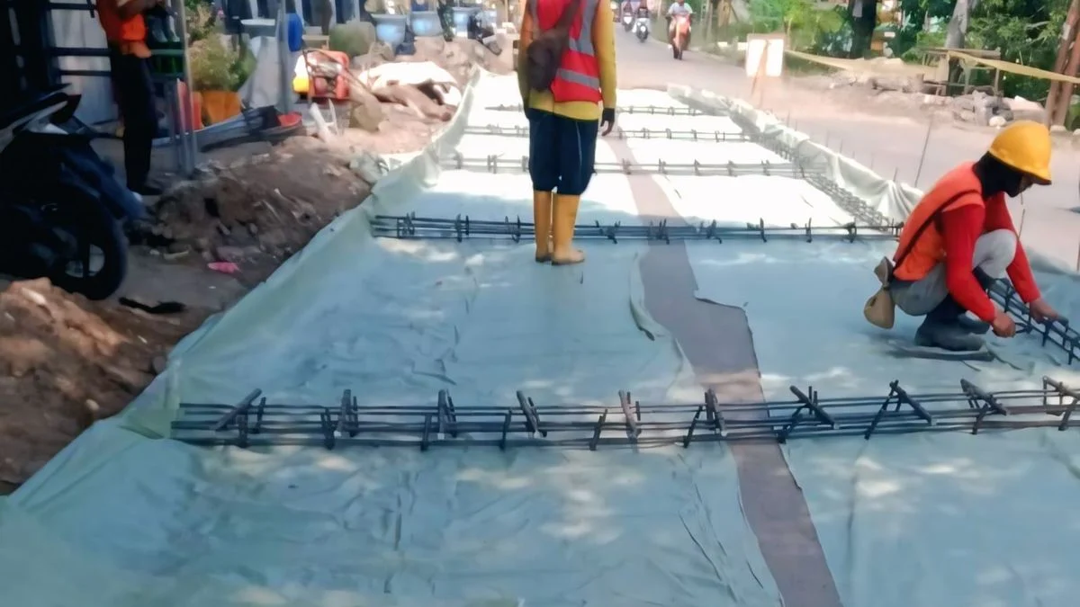 Pemangkasan Volume Proyek Rabat Beton Gabuswetan: Kontraktor Dituding Demi Keuntungan