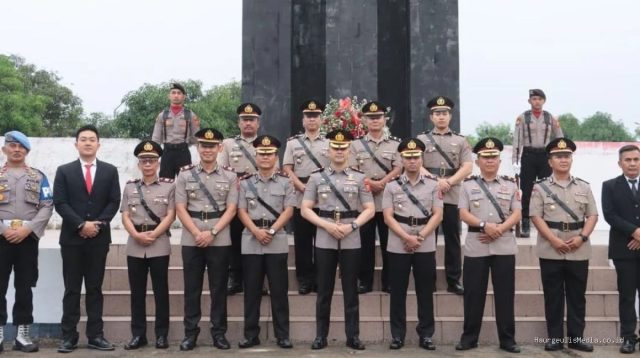 Polres Indramayu Ziarah & Tabur Bunga Jelang Hari Bhayangkara ke-80 di TMP