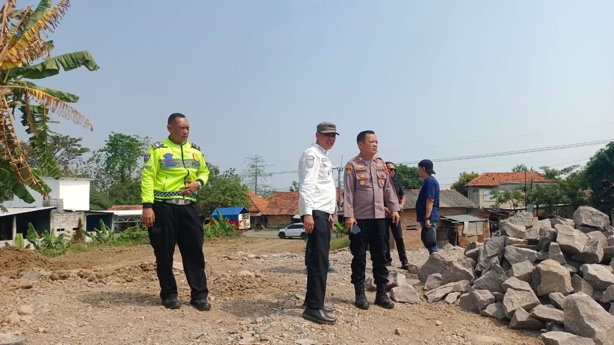 Polsek Losarang Antisipasi Kemacetan Proyek Jembatan Cilogog