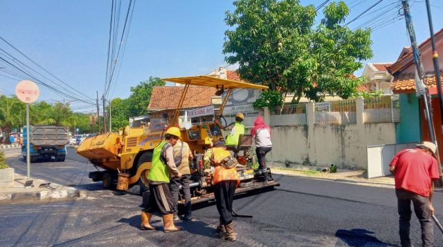 Proyek Hotmix Jalan Perjuangan: Warga Pertanyakan Pengawasan