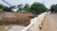 Proyek Jembatan Cilogog Indramayu: Sambutan Antusias Warga Desa Rajaiyang