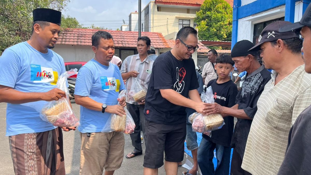 PWI & IKWI Indramayu Salurkan Daging Kurban: Semangat Berbagi