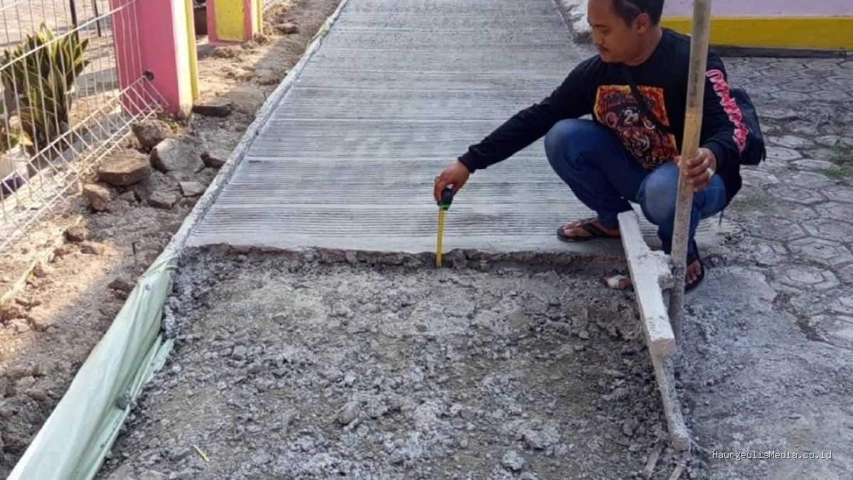 Rabat Beton Sukahaji Indramayu Diduga Curang, LSM Harimau Sorot Proyek