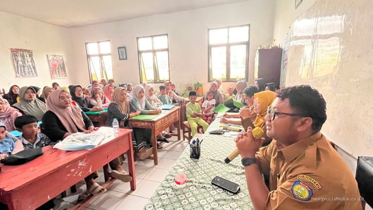 Ratusan Orang Tua Geruduk Disdik Indramayu Tuntut Kuota Tambahan