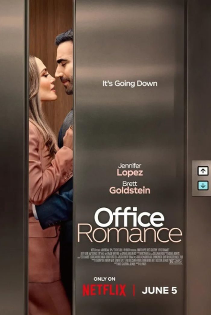 Office Romance menjadi salah satu rom-com paling dinantikan di Netflix bulan Juni 2026. Film ini dibintangi Jennifer Lopez dan Brett Goldstein dengan chemistry yang menarik./ Foto: imdb.com