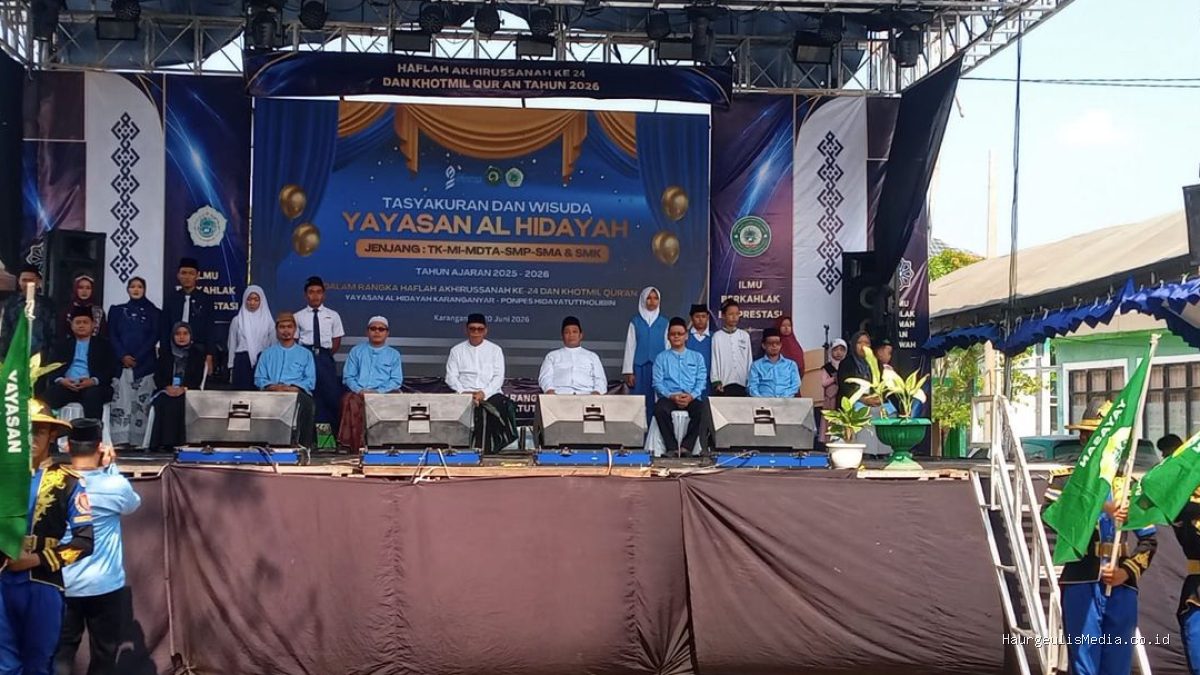 Ribuan Santri Ramaikan Haflah Akhirussanah Ponpes Hidayatuttholibiin