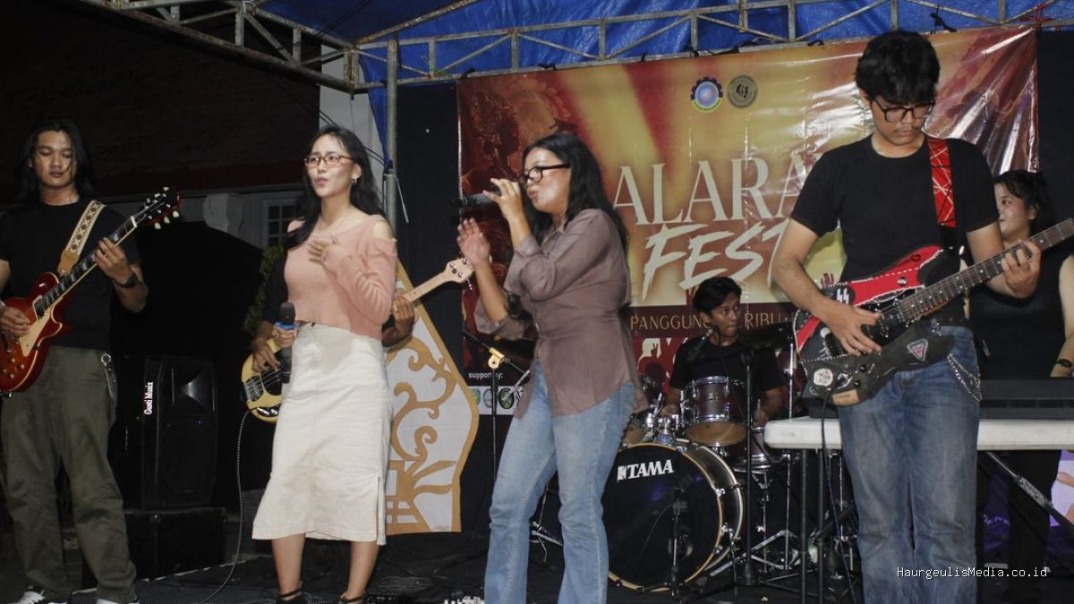 SEBURA Polindra: Bakat SD Indramayu Tampil Penuh Ekspresi