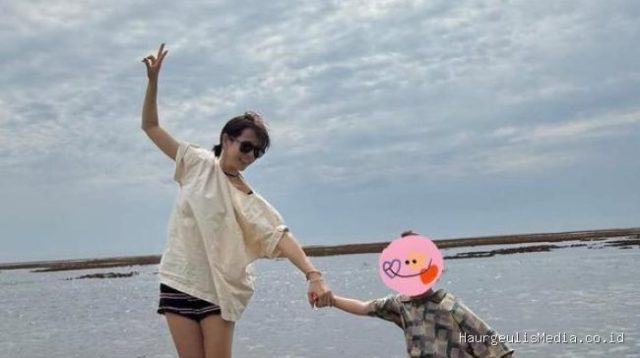 Son Ye Jin Bagikan Momen Liburan Bersama Buah Hati