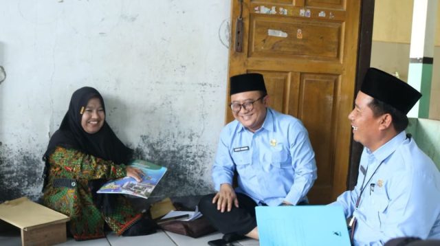 Titin Guru Madrasah Difabel Indramayu: Apresiasi Kemenag
