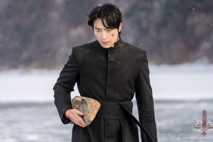Potret perdana Lee Jun Hyuk dalam drama mendatang 'Excitatio' yang siap tayang tahun 2027.