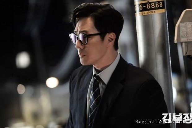 So Ji Sub kembali menghiasi layar televisi sejak 4 tahun silam melalui peran menantang di drama 'Agent Kim Reactivated'.