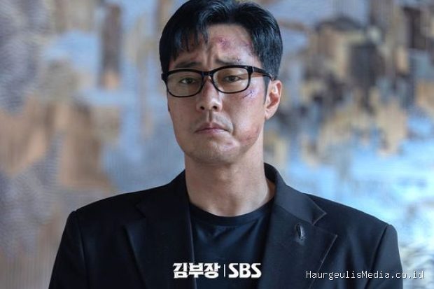 So Ji Sub sukses melangsungkan comebacknya di layar televisi melalui drama 'Agent Kim Reactivated' dengan perolehan rating menjanjikan sejak penayangan episode perdana.