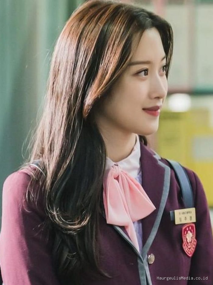 Tokoh Lim Jung Kyung yang diperankan aktris Moon Ga Young dalam cuplikan drama Korea 'True Beauty'/Sumber/Instagram/tvndrama.official.