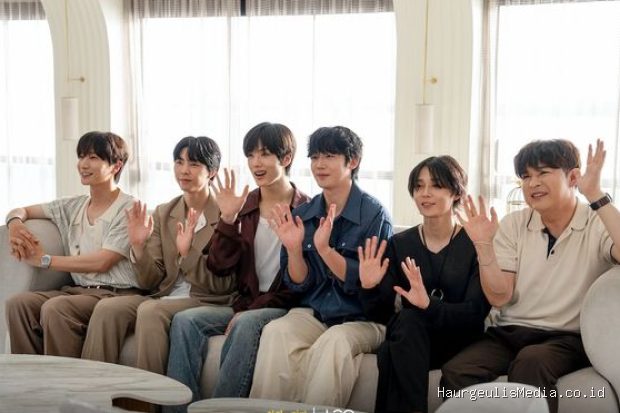 All or Nothing merupakan acara ragam bertabur bintang idol K-Pop. Para pengisi acara di antaranya adalah Leeteuk dan Shindong Super Junior, Dawn, Kim Yo Han, dan Johnny dan Jisung NCT.