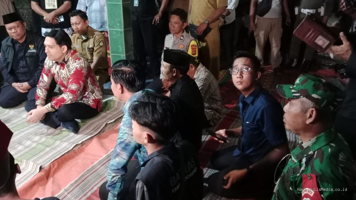 Anggota Koramil Lelea Berduka Bersama Bupati Indramayu, Korban Kecelakaan Maut