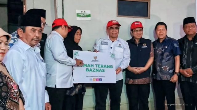 BAZNAS Luncurkan Rumah Terang Indramayu: 102 KK Nikmati Listrik Surya