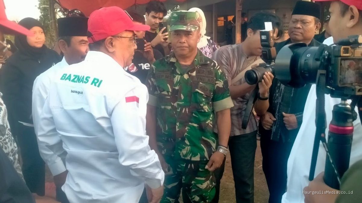 Baznas RI & TNI Terangi Cikawung: 102 Warga Desa Dapat Sembako