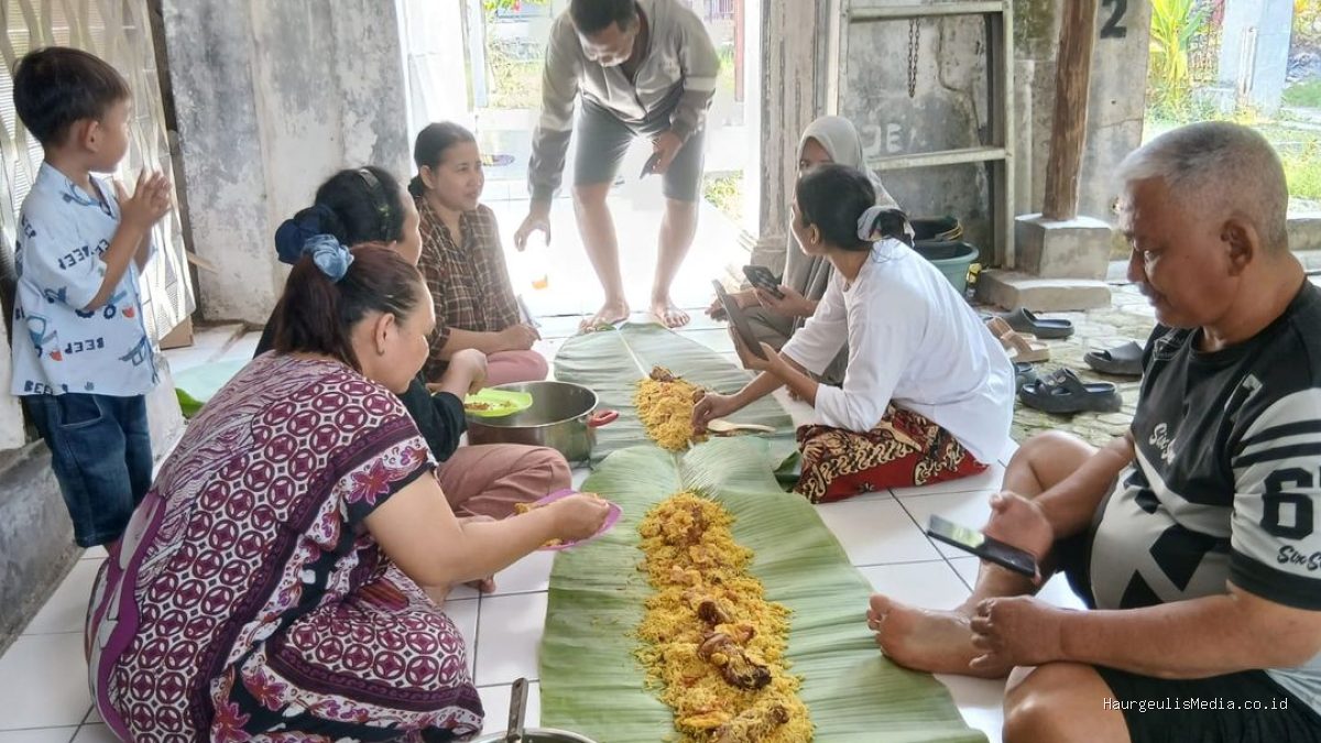 Botram Nasi Biryani: Bukti Kebersamaan Desa Pecahkan Sekat Sosial