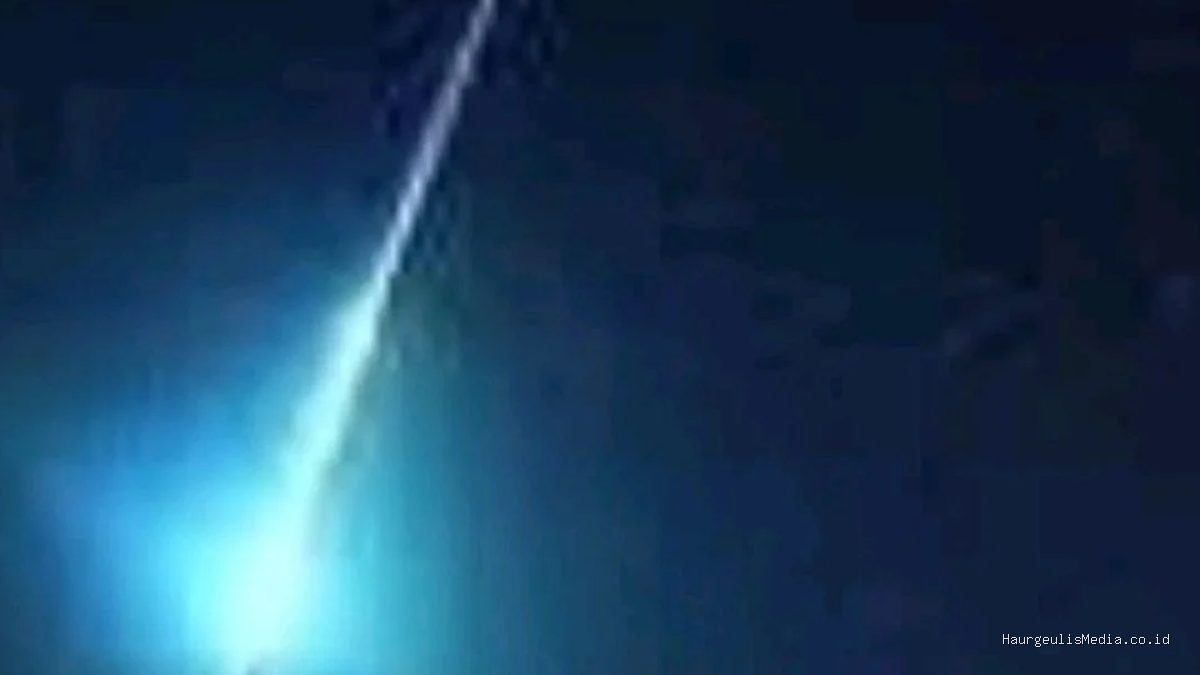 BRIN Ungkap Meteor Besar: Cahaya Biru Indramayu & Cirebon