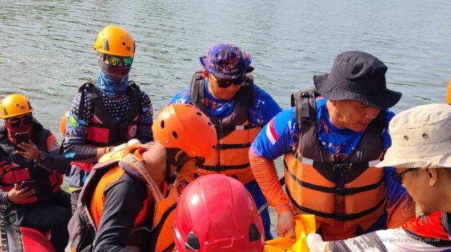 Digerebek Judi, Warga Lohbener Tewas Usai Nekat Terjun ke Sungai