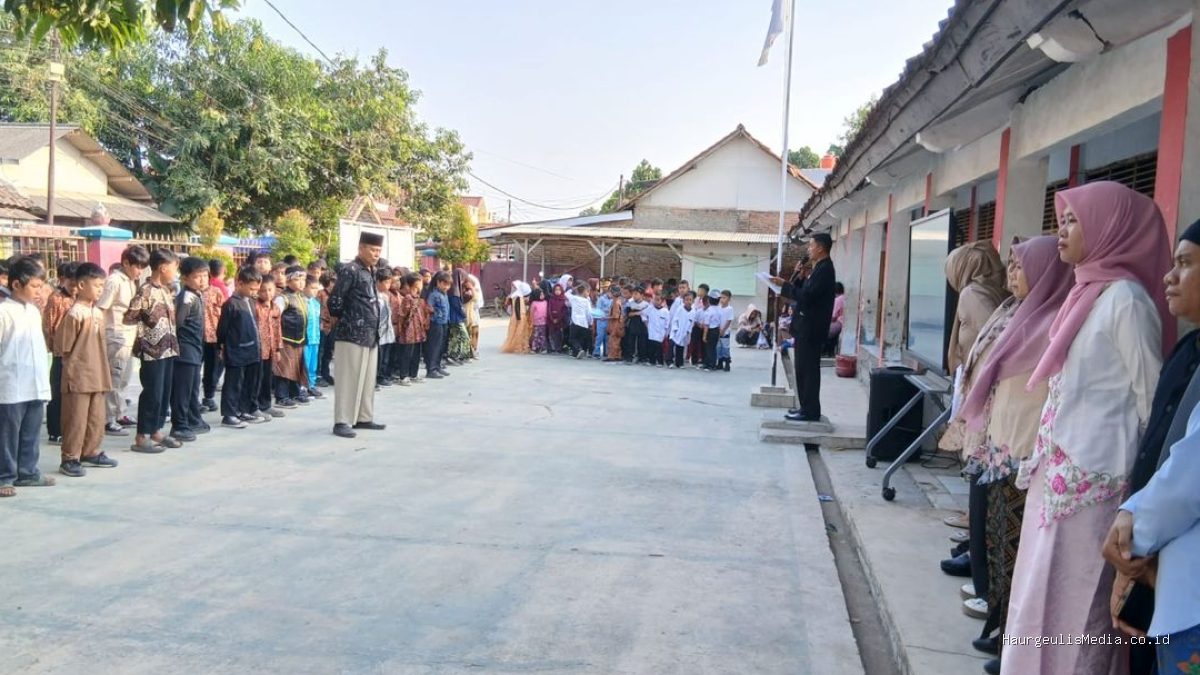 Hari Anak Nasional ke-42, UPTD SDN 2 Haurgeulis Gelar Upacara