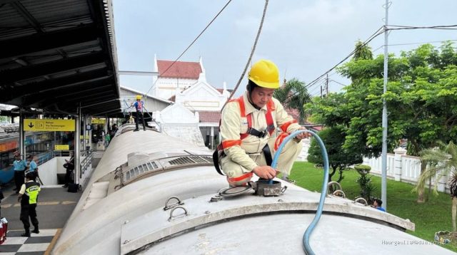 KAI Daop 3 Cirebon Tingkatkan Layanan Air Bersih di Kereta Api